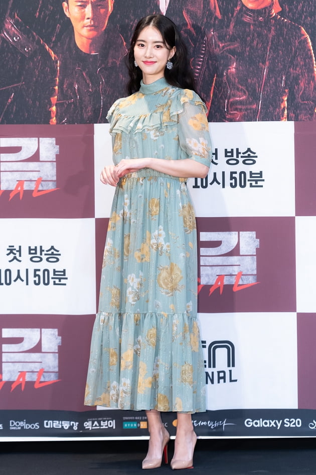 [TEN 포토] '루갈' 한지완, '봄을 부르는 미모'