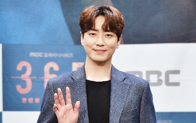 [TEN 포토] '365 : 운명을 거스르는 1년' 이준혁, '미소에 심쿵'