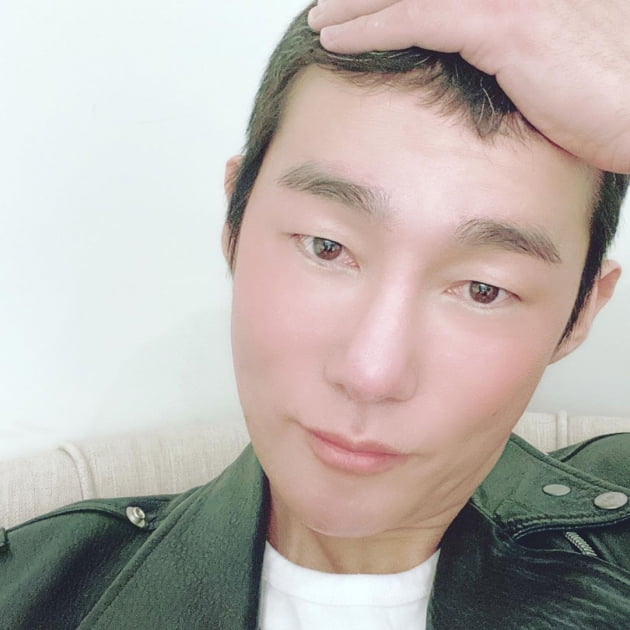 허지웅./ 사진=인스타그램