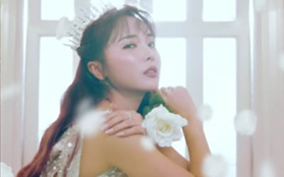'누가 꽃이야?' 홍진영, '사랑은 꽃잎처럼' 2차 티저 공개