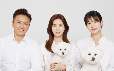 박시은♥진태현, 딸 다비다와 가족사진 공개…단란한 "리얼패밀리"