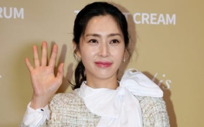 '설경구♥' 송윤아, 불륜 언급 네티즌에 "부도덕한 일 한적 없다" 일침