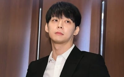 "사랑 부탁"…박유천, 은퇴 선언하더니 화보집→팬사이트 개설까지