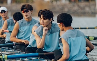 '더 킹' 이민호, 꽃 미소+성난 근육 '청량미' 大방출