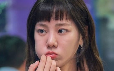 '꼰대인턴' 한지은, 볼빵빵 먹깨비 신입인턴 '변신'…예쁨 추가
