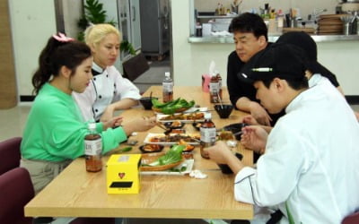 '맛남의 광장' 백종원, 송가인에 고정 멤버 제안 "매번 맛있는 음식 먹을 수 있다"