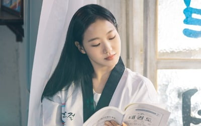 "이 미모 실화?"…'더킹' 김고은, 청순美 넘치는 반전 과거