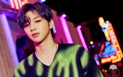 강다니엘, 아이돌차트 106주 연속 최다득표 1위…트로트 스타들 상승세