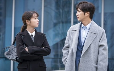 '한 번 다녀왔습니다' 이민정·이상엽, 위태로운 대치 상황…극과 극 표정