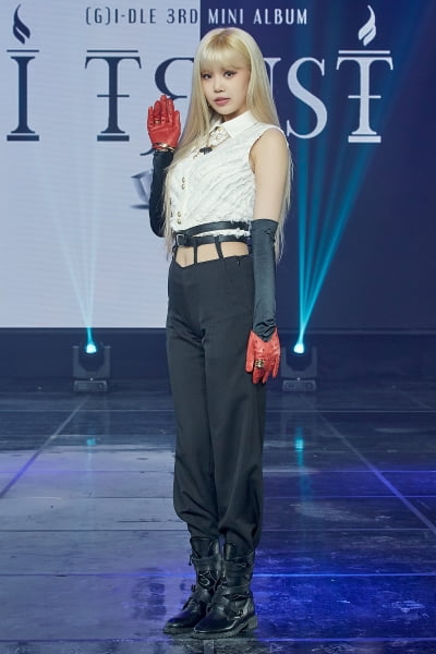 [TEN 포토] 여자아이들 수진 '거부할 수 없는 매력'