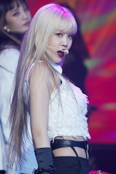 [TEN 포토] 여자아이들 수진 '인형 비주얼'