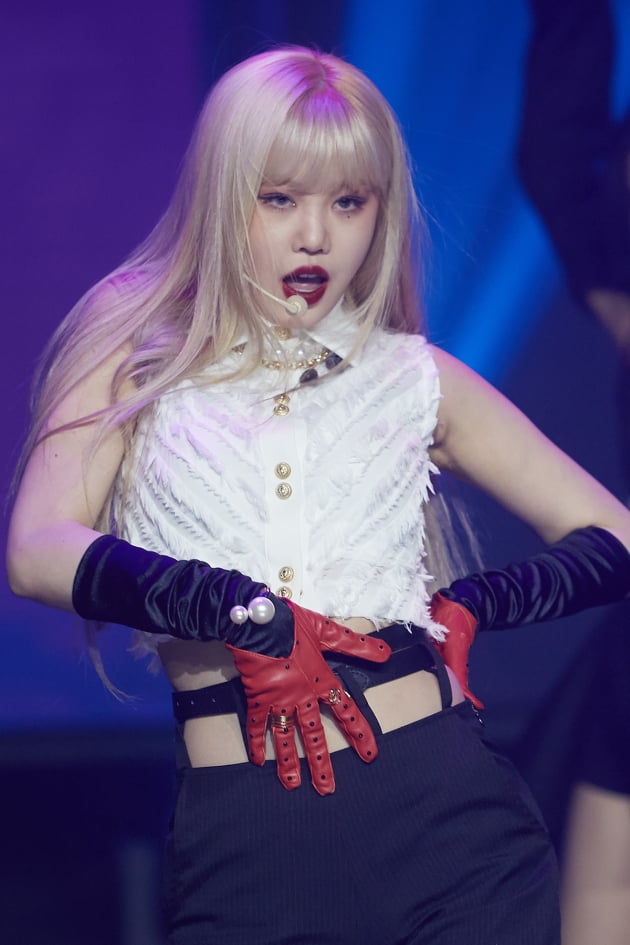 [TEN 포토] 여자아이들 수진 'CG같은 이목구비'