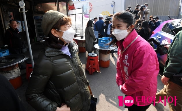 [TEN 포토] 심은하 '우리 남편 아시죠?'
