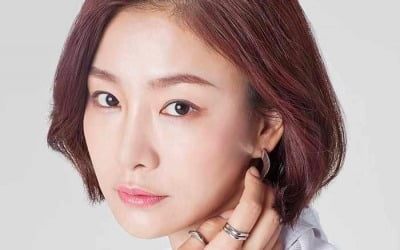 박효주, '호텔 레이크'로 스크린 컴백…4월 개봉