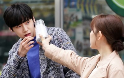 '그 남자의 기억법' 이진혁♥김슬기, 편의점 데이트…'핑크빛 기류'