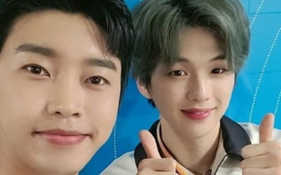 임영웅, 강다니엘과 인증샷 "영광의 글로리"