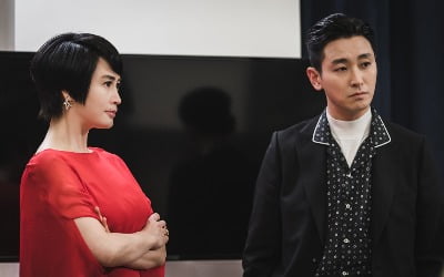 '하이에나' 김혜수·주지훈, 화려하게 차려입고 호텔에 들어선 이유