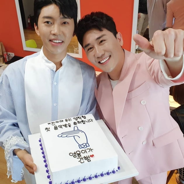 가수 임영웅(왼쪽)과 영탁/ 사진=영탁 인스타그램