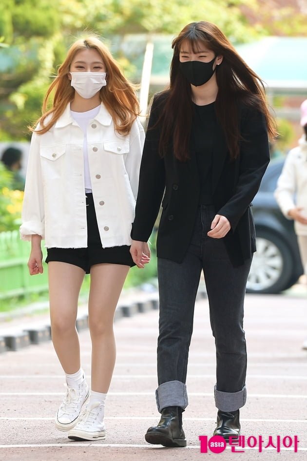 [TEN 포토] 로켓펀치 윤경X수윤 '닮은 미소'