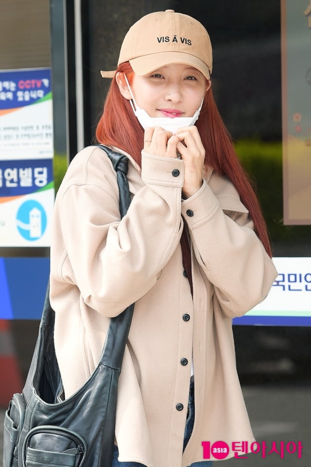 [TEN 포토] 손지현 '연한 화장에도 빛나는 미모'