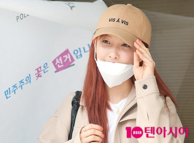 [TEN 포토] 손지현 '투표소에서 미모 자랑~'