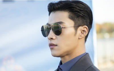 '더킹' 우도환, 냉철한 눈빛…'냉미남' 안방 컴백