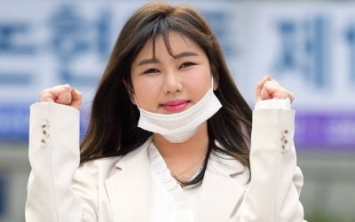 노란리본 달고…'컬투쇼' 송가인, 입담도 라이브도 '만점이어라~' [종합]