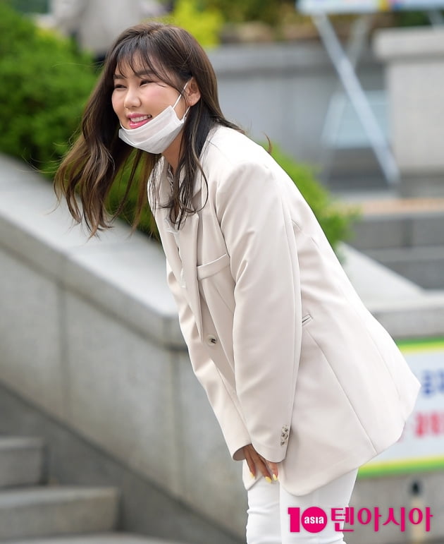 [TEN 포토] 송가인 '친절한 인사'