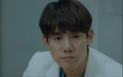 '슬기로운 의사생활' 심쿵 모먼트 포착 #츤데레 #달달고백 #직진남