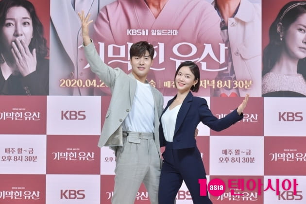 [TEN 포토] '기막힌 유산' 신정윤-강세정 '라라랜드 댄스처럼~'