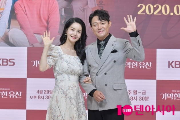[TEN 포토] '기막힌 유산' 김가연-남성진 '매일 저녁에 만나요~'