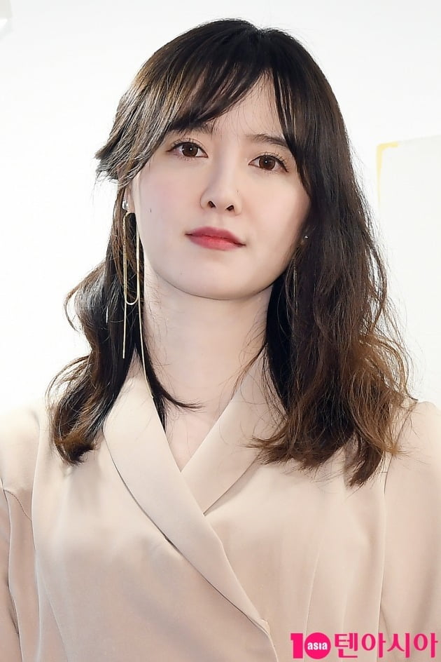 구혜선이 18일 서울 마포구 진산갤러리에서 '항해-다시 또 다시' 초대전 기자간담회를 열었다. / 사진=이승현 기자 lsh87@