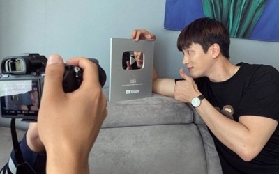 안보현, 실버버튼 인증 "뽀시래기들♥, 100만까지"