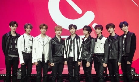 크래비티, 데뷔 초동 5만여장…올해 보이그룹 중 8위·한터 주간 1위