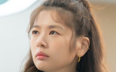 '영혼수선공' 정소민, 잔뜩 화난 채 응급실 습격…신하균에 레이저 눈빛