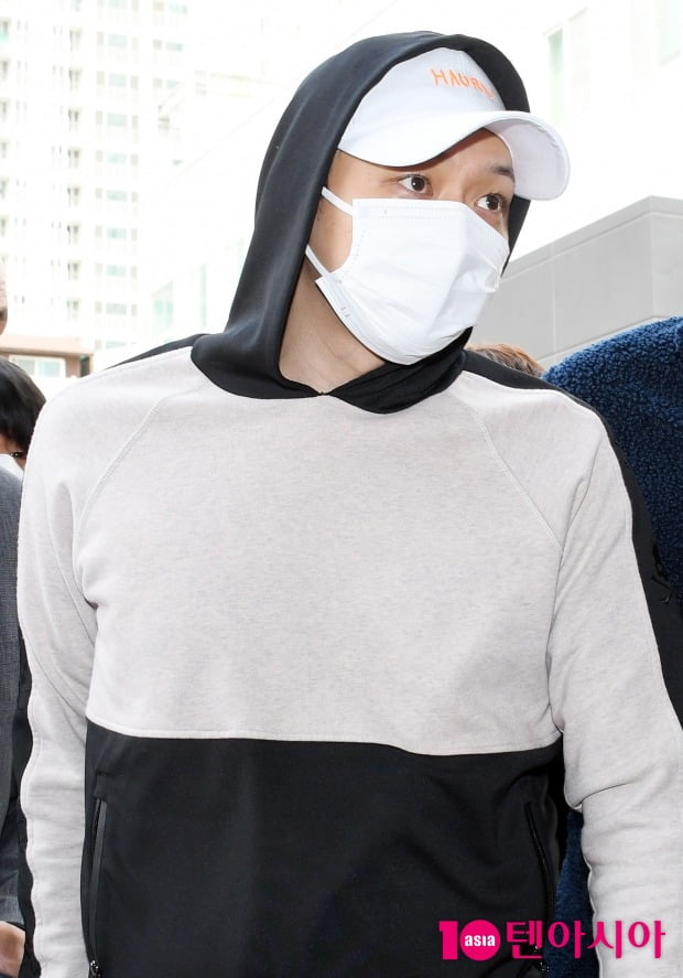 [TEN 포토] 박유천 '은퇴 선언뒤 또 법정으로'