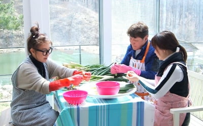 '모던 패밀리' 김청 "연애 못한 지 10년 넘어"…평창 싱글 하우스 공개