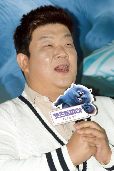 [TEN 포토] '캣츠토피아' 유민상 '뚱냥이 블랭키, 성격도 비슷해요'