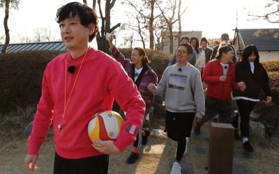 '불청' 박선영, 제작진에 패배 설욕 갚기 위한 '히든카드'…불꽃 튀는 축구 대결