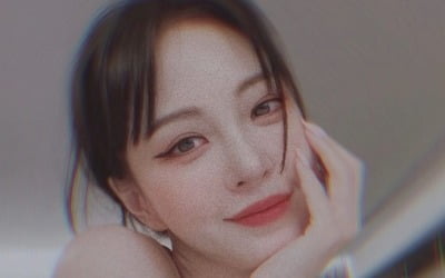 한예슬, 감성 셀카 '몽환 섹시美'…이 세상 미모 맞아?