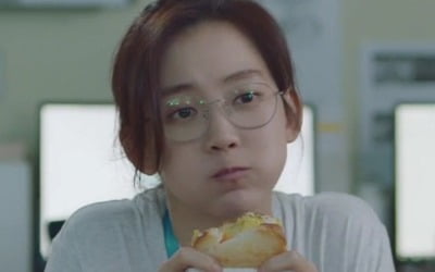 '슬기로운 의사생활' 신현빈, '야식욕구 짤 생성' 부르는 디테일 먹방