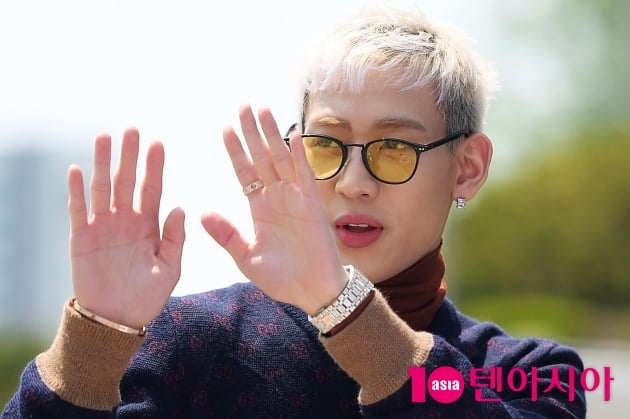 [TEN 포토] 갓세븐 뱀뱀 '반가운 인사'