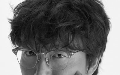 성시경, 3일 새 싱글 'And We Go' 발매…"2년 만에 컴백, 모든 가사 영어로"