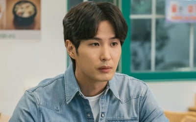'가족입니다' 김지석, 남사친 스틸 첫 공개…츤데레 매력에 설렘↑