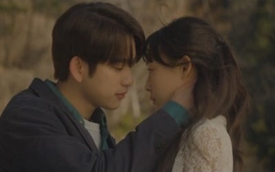 '화양연화' 전소니, 밝은 미소 뒤 숨겨진 아픔…♥박진영과 첫키스