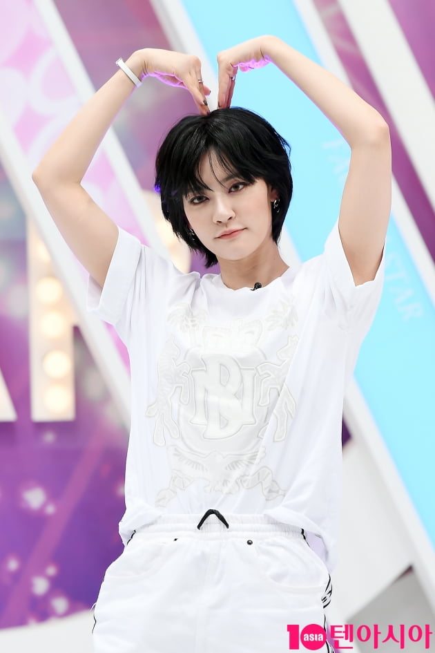 [TEN 포토] 공원소녀 미야 '하트 받으세요~'