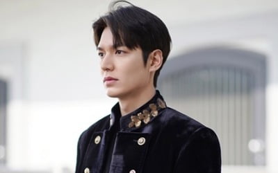 '더 킹' 이민호, 멋짐폭발 제복 자태 '극강 비주얼'