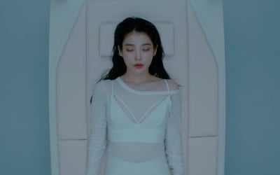 '컴백 D-1' 아이유, 방탄소년단 슈가와 함께한 '에잇' MV 티저 공개…명곡 예감