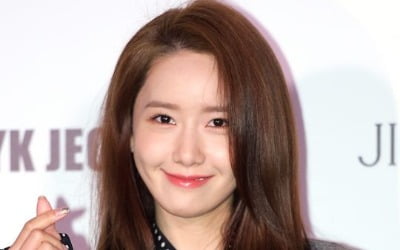 태연, 신곡 '해피' 음원차트 1위…윤아 "이번에도 취향저격"