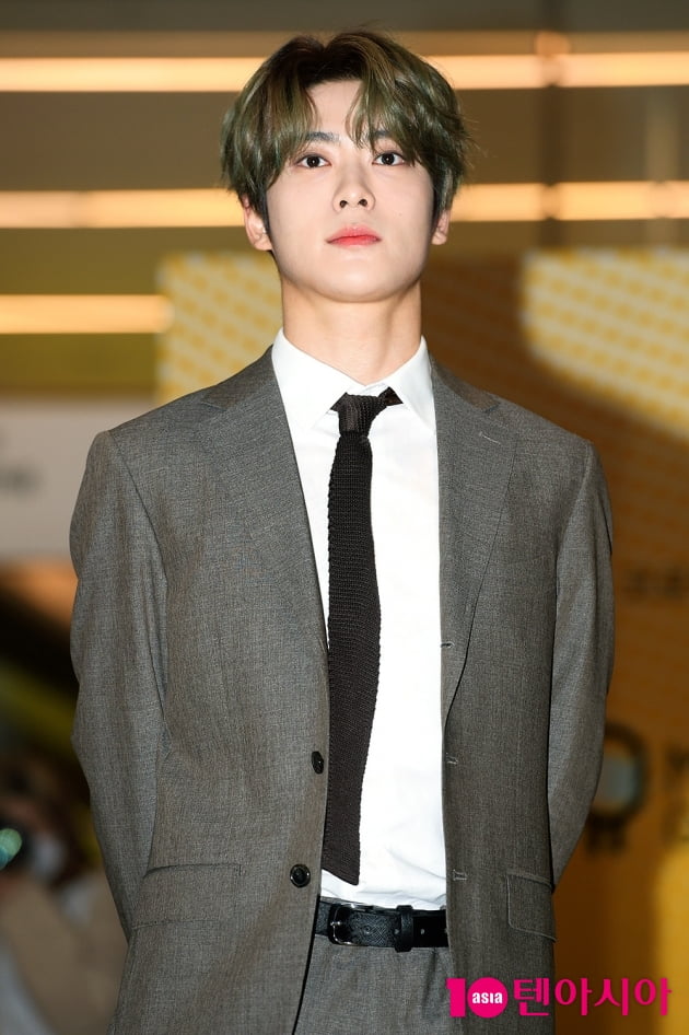 [TEN 포토] NCT 127 재현 '기부하러 왔어요'